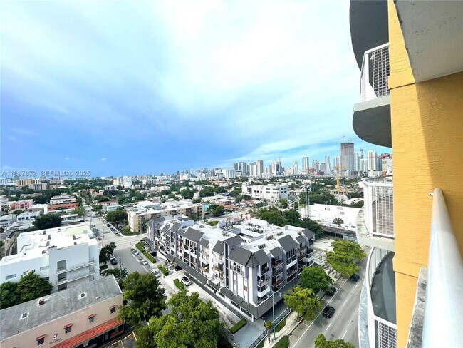 Building Photo - 900 SW 8th St