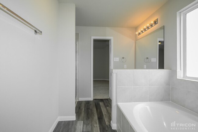 Building Photo - 3465 Wooded Ln