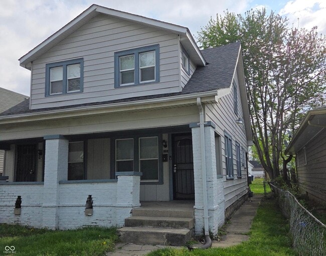 Building Photo - 1339 W Lee St