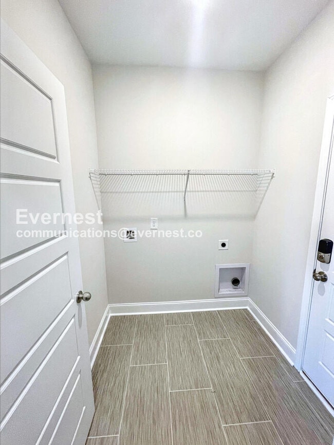 Building Photo - 637 Battery Ct