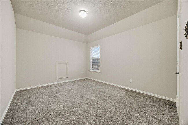 Building Photo - 201 Chatfield Dr