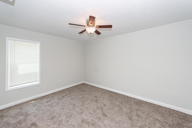 Building Photo - 113 Trescott Ct