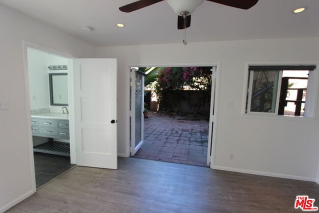 Building Photo - 408 Pershing Dr