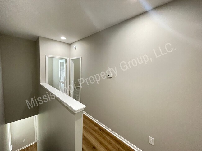 Building Photo - 517 Olive Branch Way