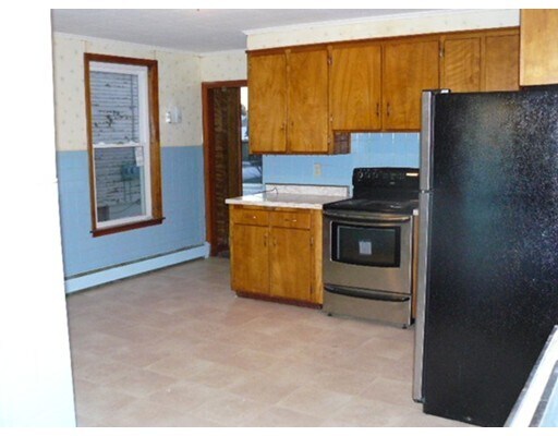 Primary Photo - 16 Pleasant St