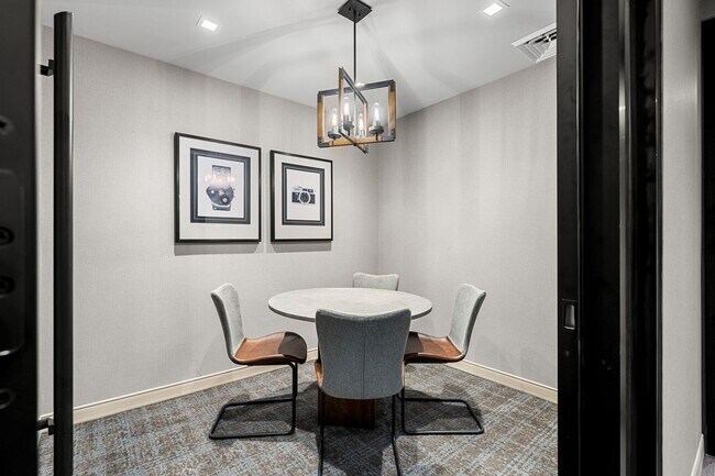 Building Photo - 18 Artisan Dr