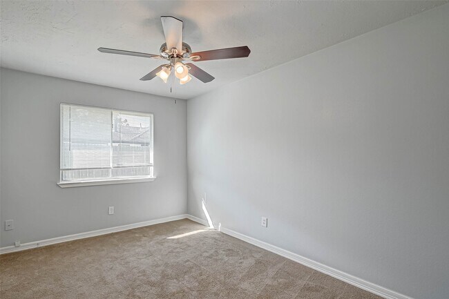 Building Photo - 1414 Elkwood Dr