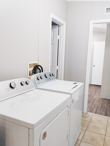 Building Photo - 110 N Michigan St