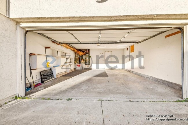 Building Photo - 24675 Mendocino Ct