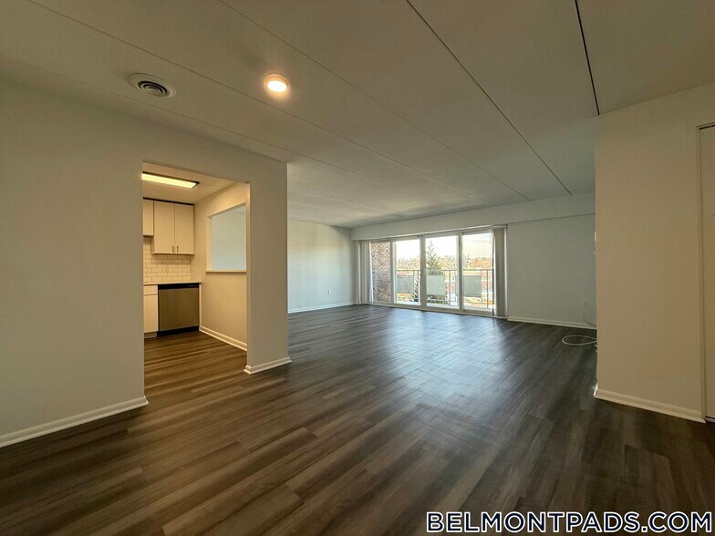 Building Photo - 51 Hill Rd