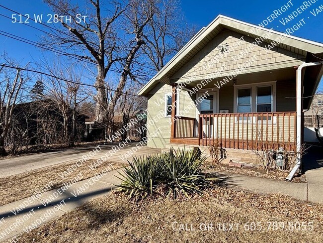 Primary Photo - Charming 2 Bedroom 1 Bathroom House With L...