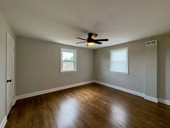 Building Photo - 205 Sipple Ave