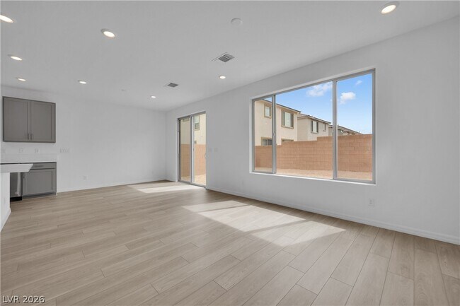 Building Photo - 5925 Obsidian Sky Ave