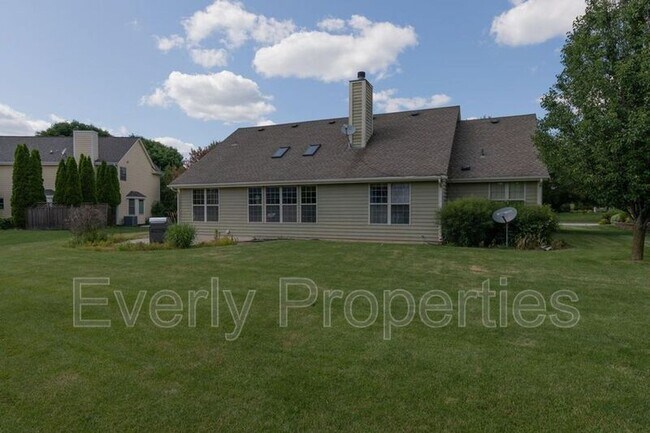 Building Photo - 1617 Legend Cir