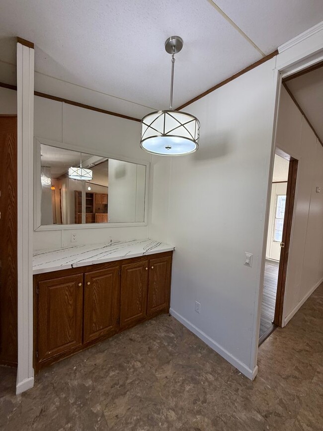 Building Photo - 4-Bedroom Home for Lease | Benton, LA 7100...