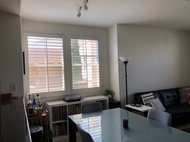 Dining Room - 13075 Pacific Promenade