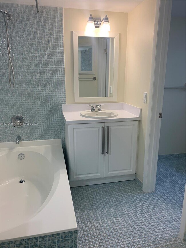 Building Photo - 5800 SW 127th Ave