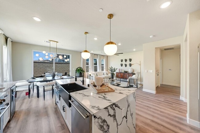 Building Photo - 2151 W Solo Wy