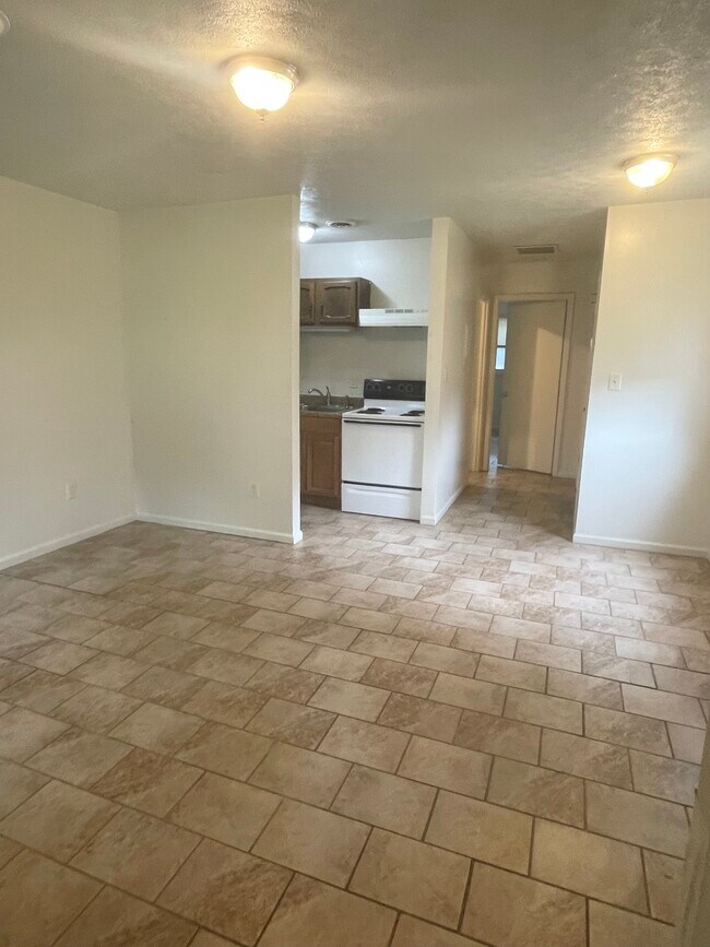 Building Photo - 2208 Park Ave