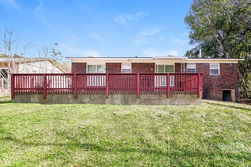 Building Photo - 367 Lady Guinevere Way