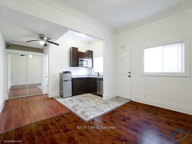 Building Photo - 421 N 13th St