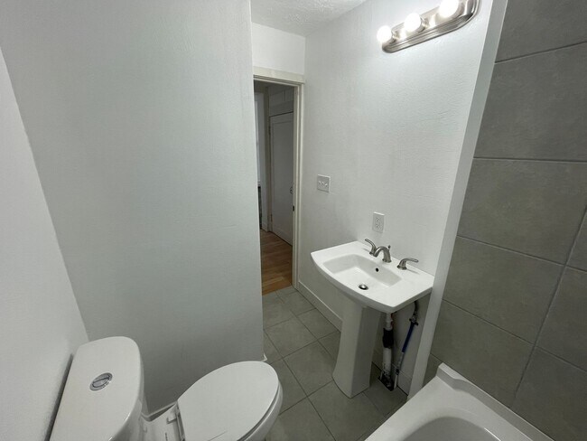 Building Photo - 13224 S Redwood Rd