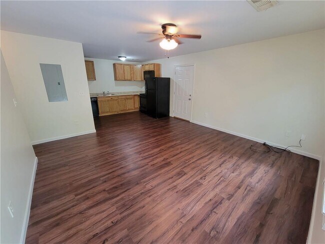 Building Photo - 9169 Bent Pine Ct NE