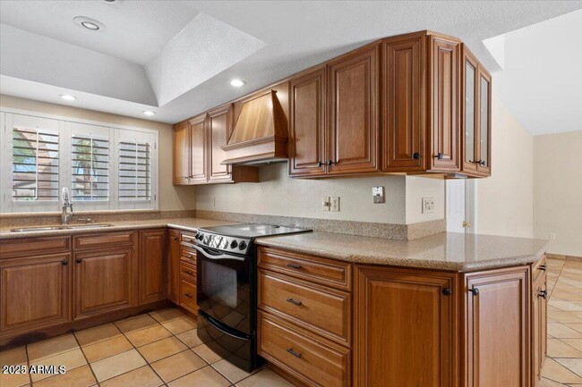 Building Photo - 5345 E Crocus Dr