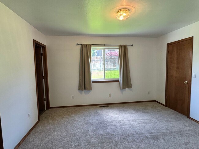 Building Photo - 4957 Pear Butte Dr