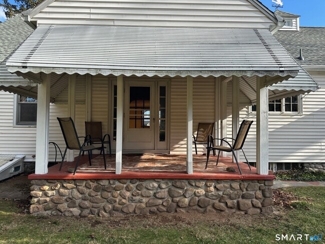 Building Photo - 989 N Farms Rd