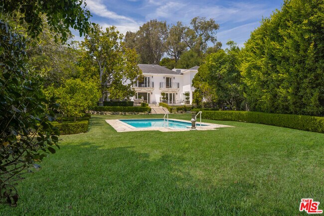 Primary Photo - 10914 Bellagio Rd