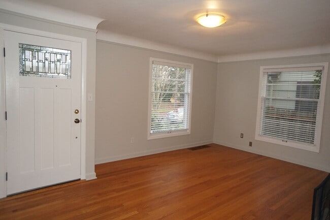 Building Photo - NE Portland Alberta Arts 3-bedroom Bungalow