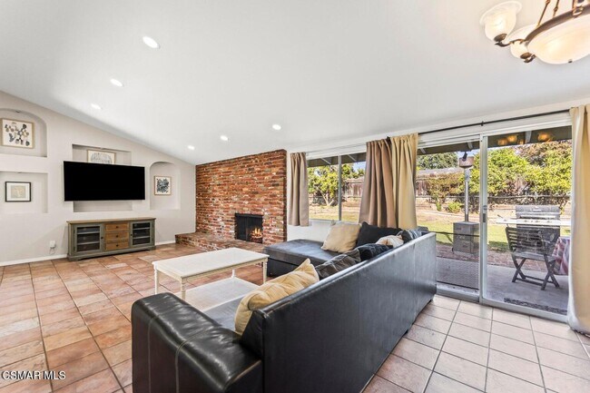 Building Photo - 1217 Coventry Dr