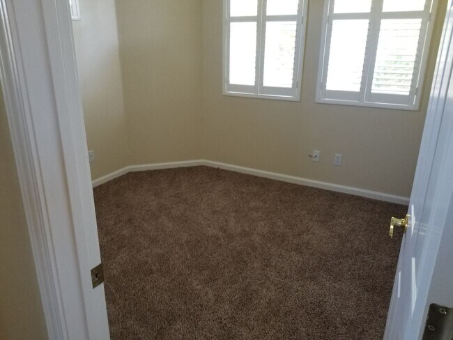 Building Photo - 7431 Earlsmoore Dr
