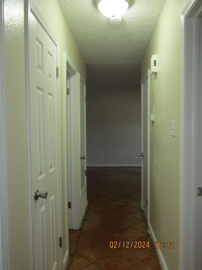 Building Photo - Home located in the Cache area!