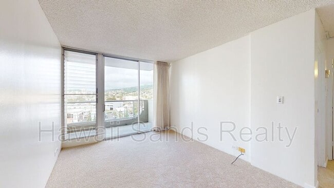 Building Photo - 2637 Kuilei St