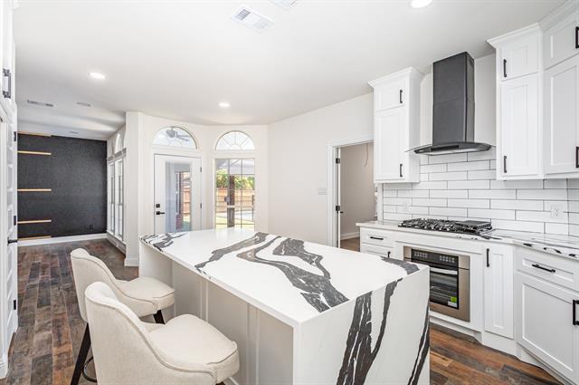 Building Photo - 4610 Clay Dr