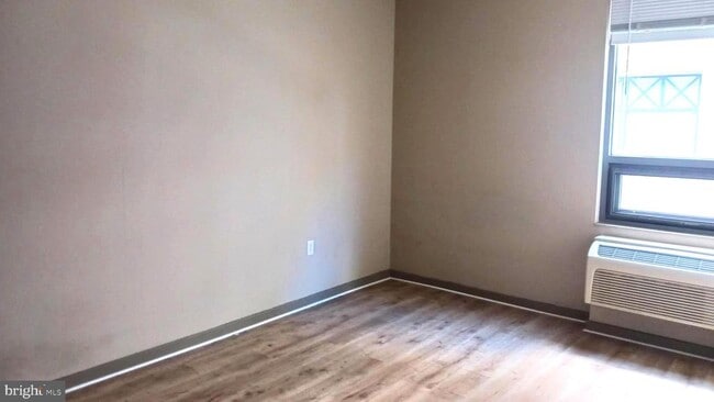 Building Photo - 815 Arch St