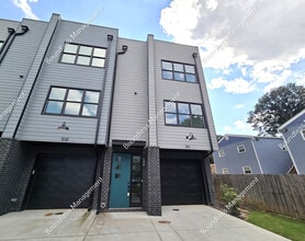 Building Photo - 340 Eugenia St SW