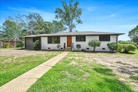 Building Photo - 4 Br, 3 Bath