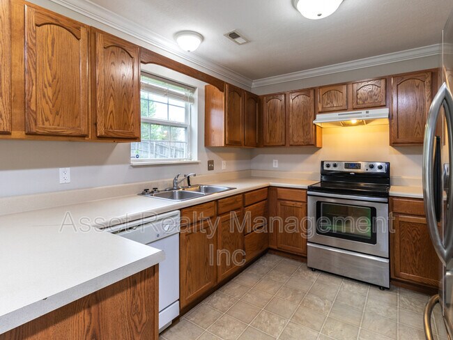 Building Photo - 2123 Cartmill Dr