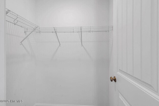Building Photo - 203 Pastoral Ct