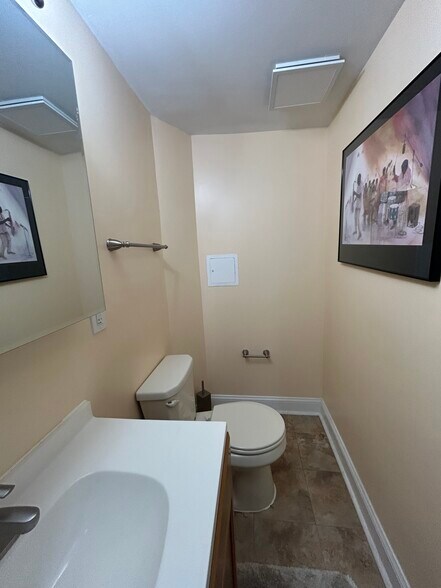 Building Photo - 1604 6th St NW