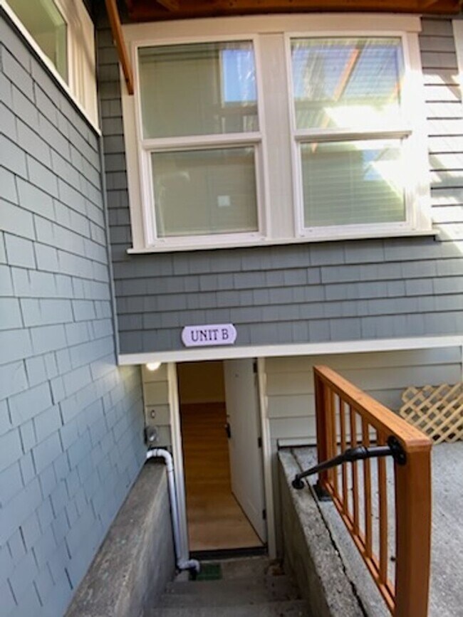 Building Photo - 1151904