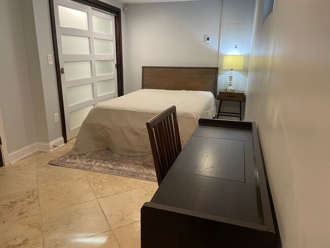 Building Photo - 1836 Varnum St NE