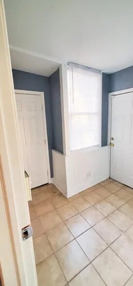 Building Photo - 2019 Newton St NE