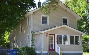 Building Photo - Large 4 Bedroom Home with Garage, Deck, & Fence!