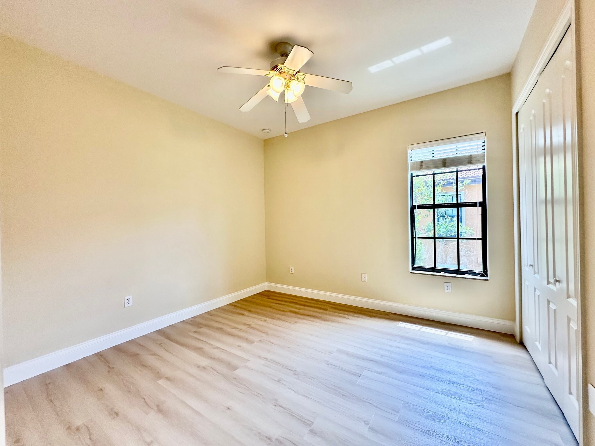 Building Photo - 1303 Verde Dr