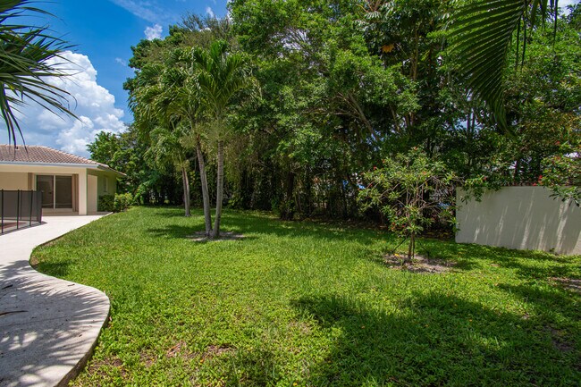 Building Photo - 6749 S Grande Dr