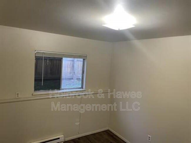 Building Photo - 225 N Sherwood St